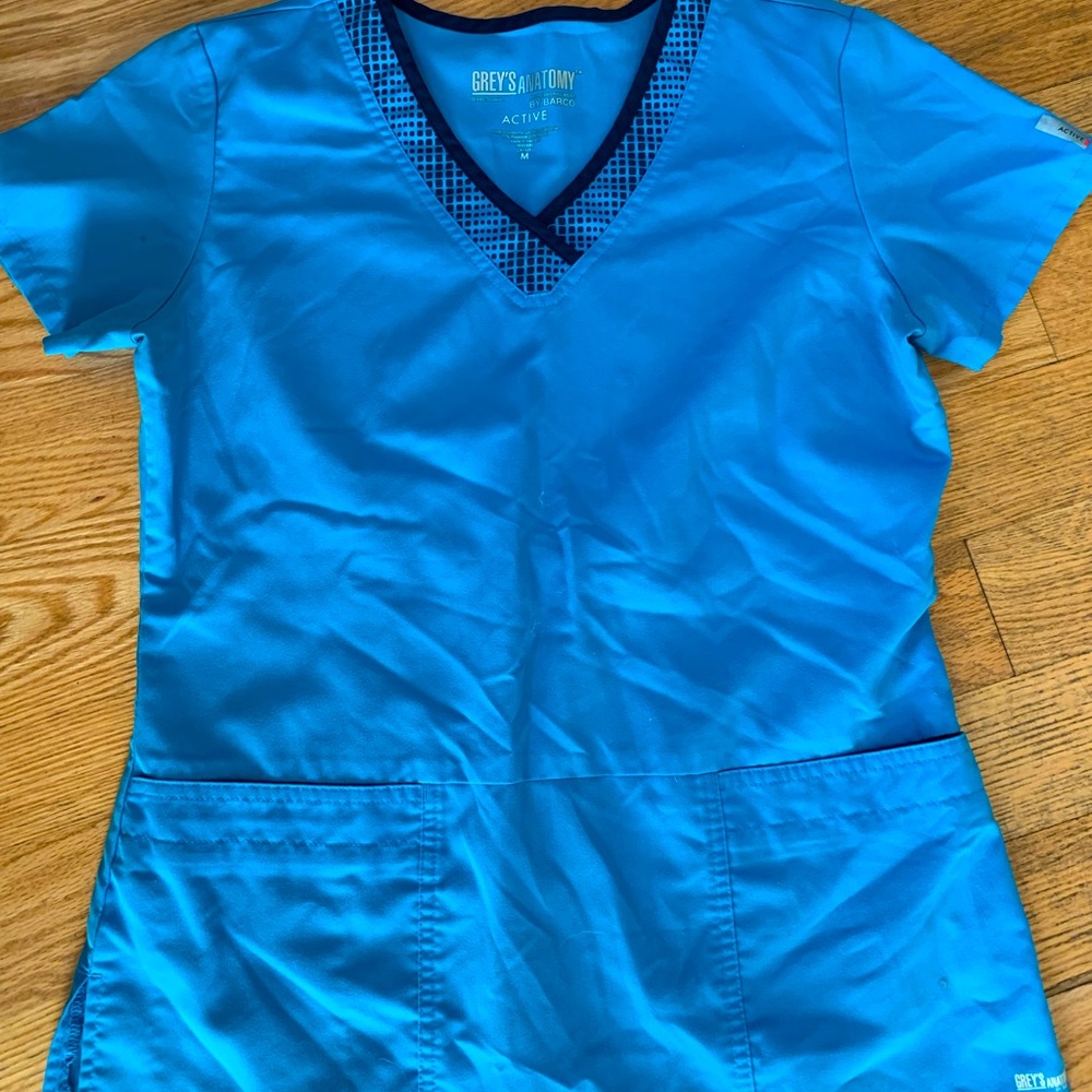 Teal Grey’s anatomy active scrub top size M